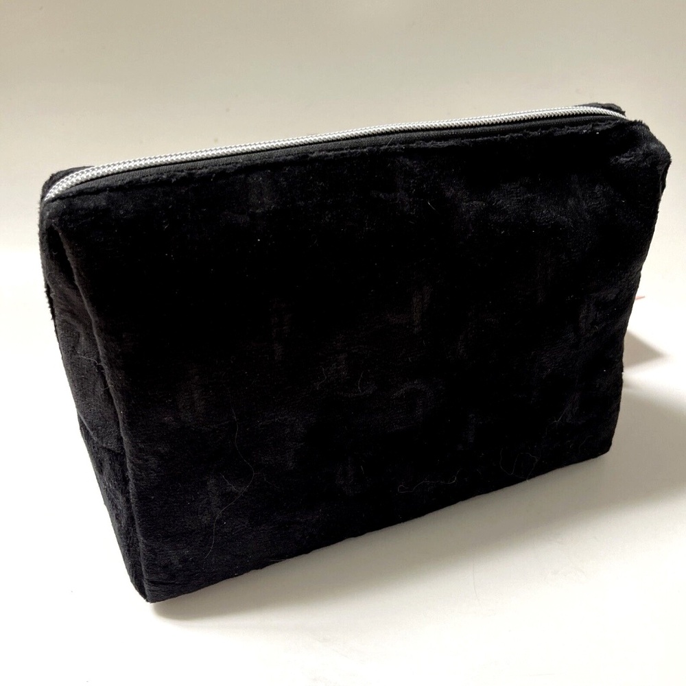 NWT Juicy Couture Black Velour Cosmetics Bag Embossed Logo Makeup Travel Case - Picture 5 of 10